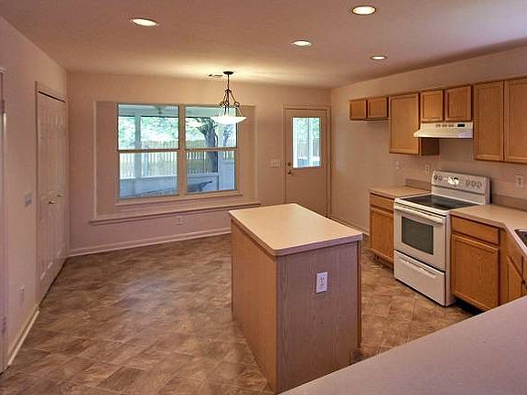 4th image of 8107 Heritage Park Dr