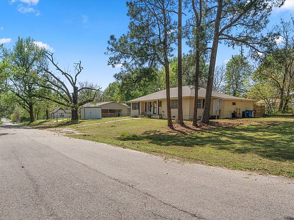 5th image of 613 Graham St
