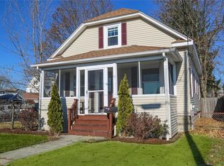 60 Whittier Rd, Pawtucket, RI 02861