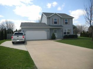 211 Birch St, Hortonville, WI 54944