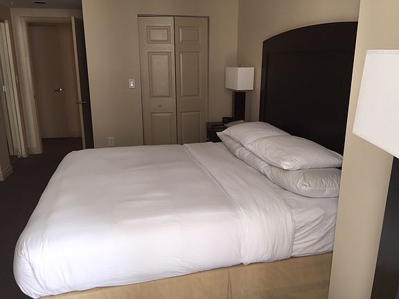 4th image of 17375 Collins Ave #1405