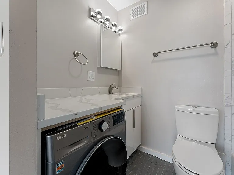 The Duplex Tower — Photo 19