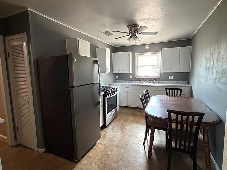 3921 Monty Dr — Photo 8