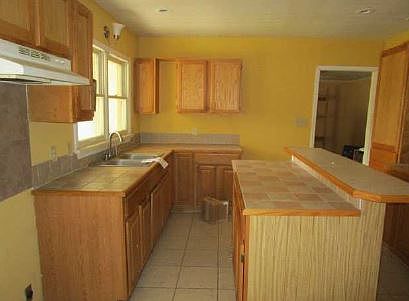 5th image of 1605 N Parkwood Dr