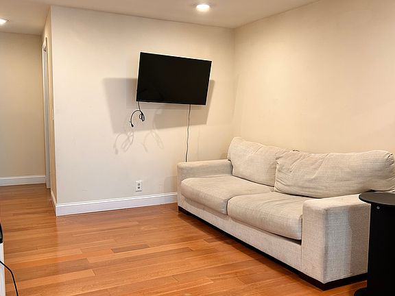 3rd image of 418 E 120th St Floor 3