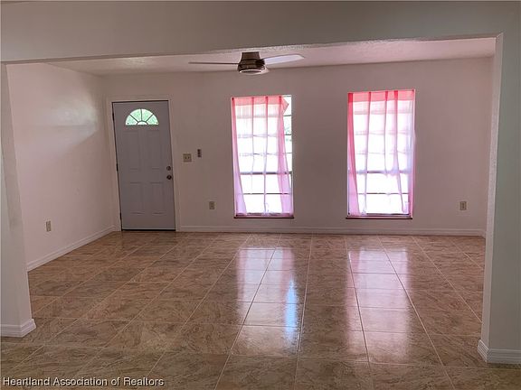 2nd image of 2028 Roseland Ave