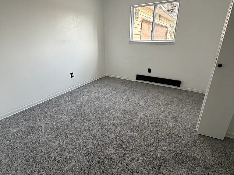 4837 W Bancroft St — Photo 38