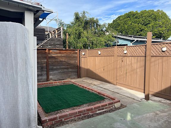 4th image of 3610 44th St