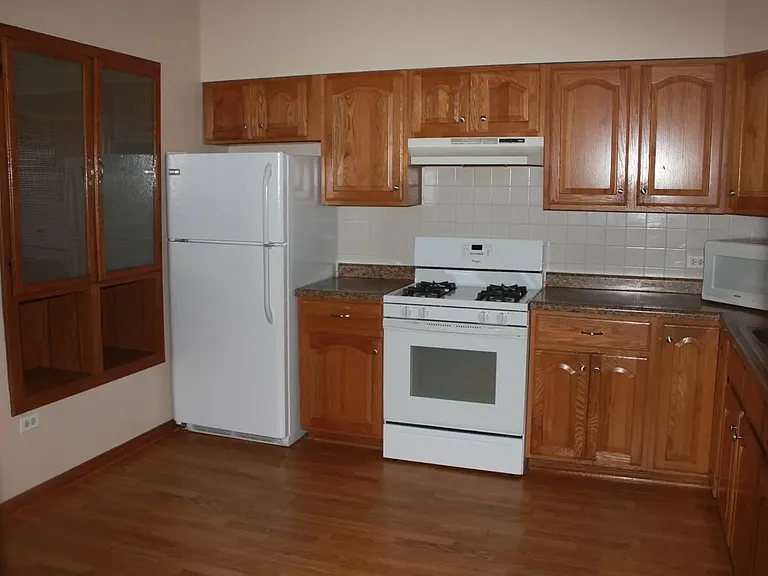 1452 W Addison St #2 — Photo 8