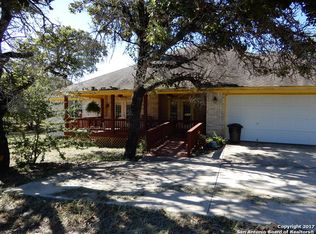 409 Cimarron Dr, Floresville, TX 78114
