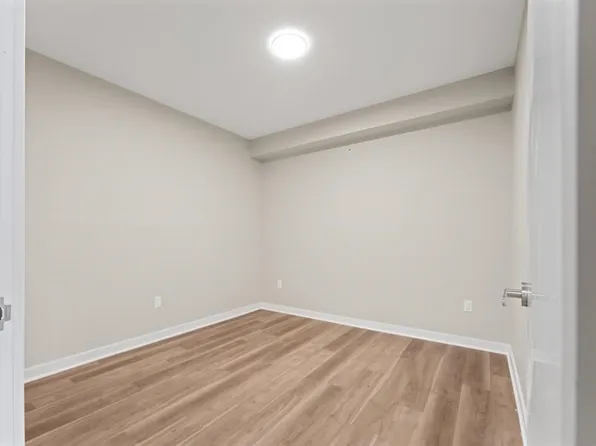 475 Communipaw Avenue image 11 of 37