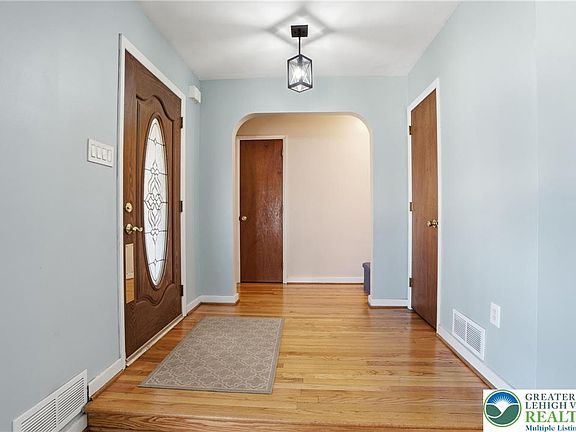 5th image of 2030 W Union St