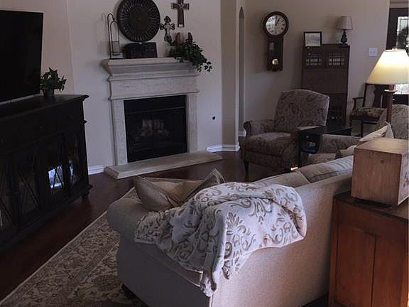 3rd image of 2612 Sandcherry Dr