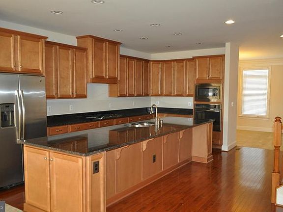 2nd image of 42619 Harlow Meadows Ter