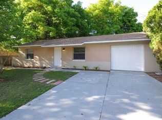 409 W 17th St, Apopka, FL 32703
