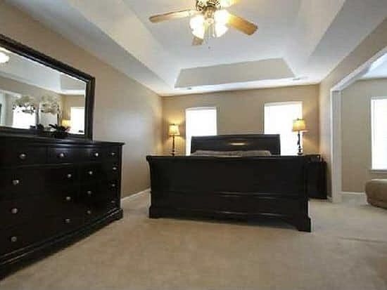 Master suite with office nook