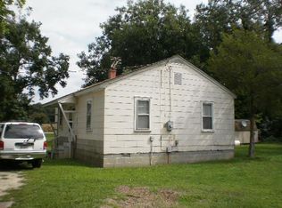 3 Hall St, Onancock, VA 23417