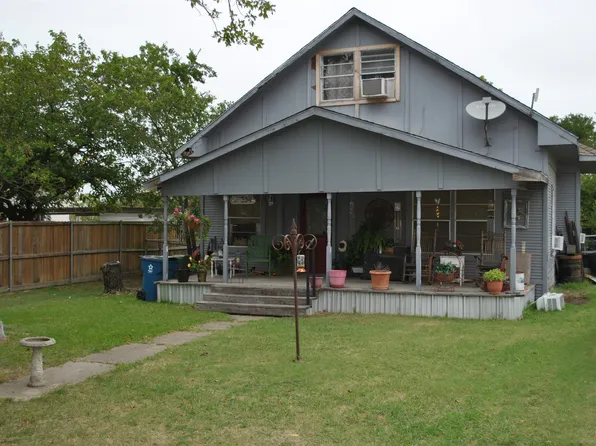 204 W Main St, Gunter, TX 75058