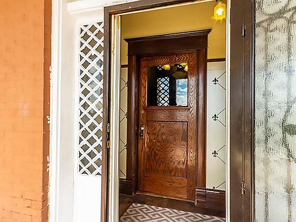5th image of 1107 E Nevada Ave