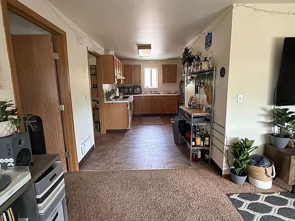 3rd image of 1585 NW Portland Ave #2