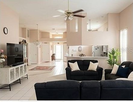 3rd image of 913 Michele Cir