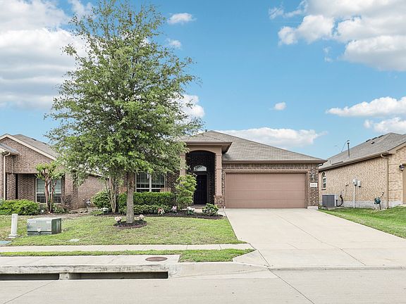 3rd image of 5913 Comanche Peak Dr