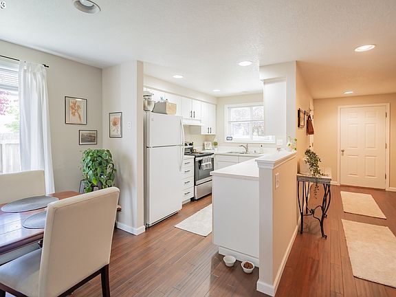 4th image of 5301 Plomondon St APT 23F