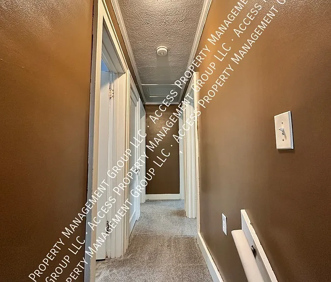 1070 Kalamazoo Ave SE — Photo 16