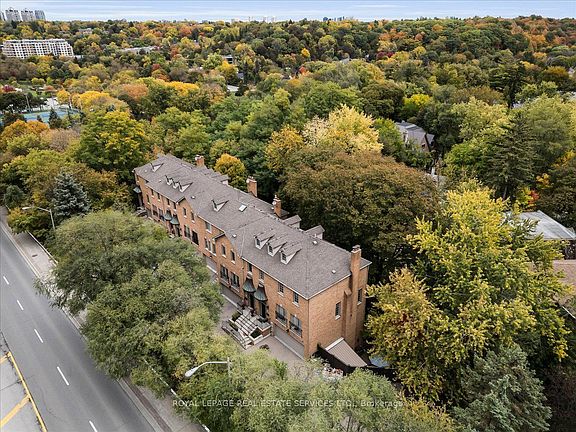 3rd image of 3525 Yonge St #Townhouse 3