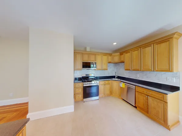 28 Perthshire Rd #1, Brighton, MA 02135
