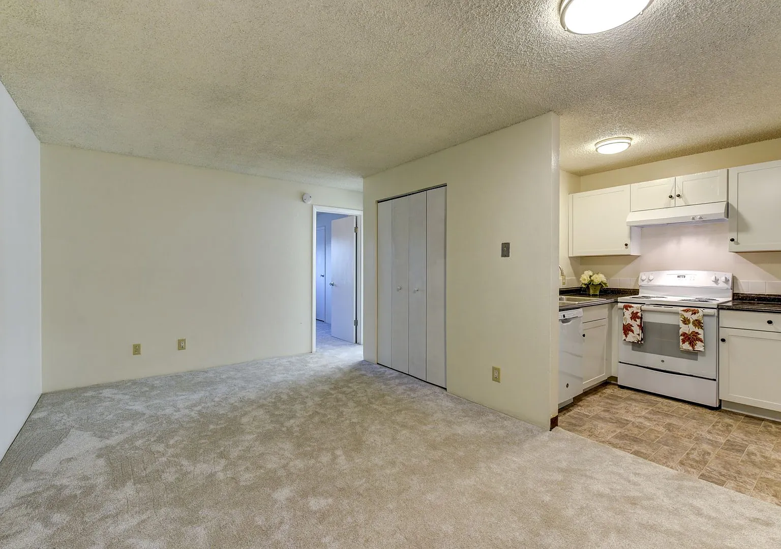 3161 Madison Ave Q423 — Photo 1