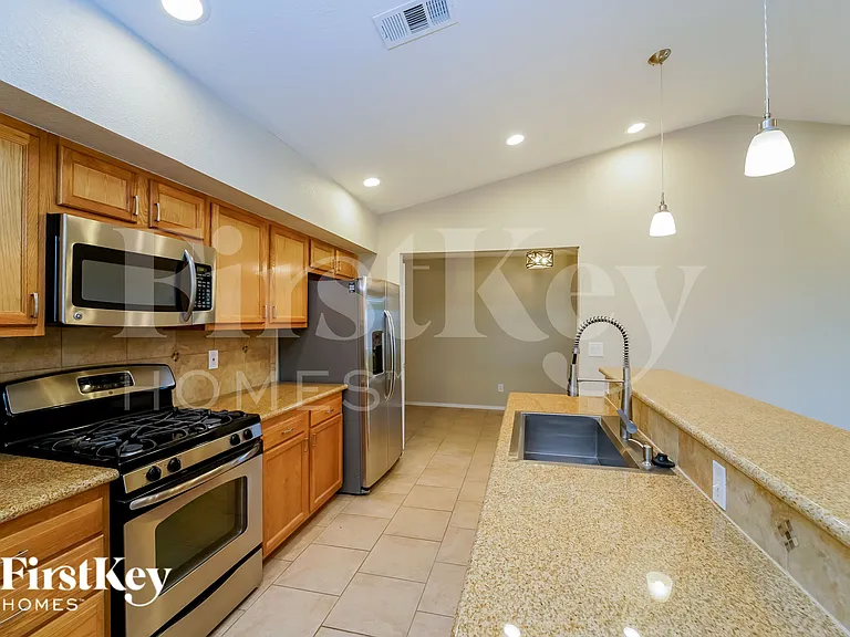 10272 E Sky Castle Way — Photo 8