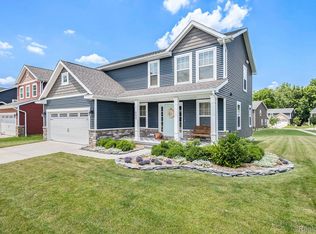 650 Cascade Ave, Fenton, MI 48430