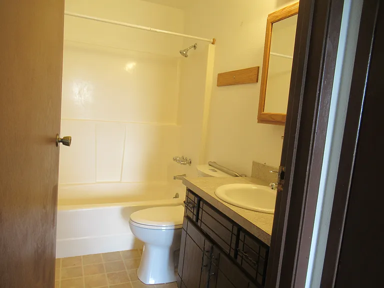 1019 22nd St #6 — Photo 6