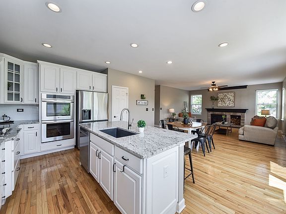 2nd image of 299 Fairhaven Dr