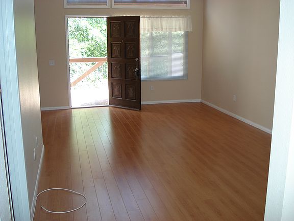 3rd image of 2004 Lynwood Cir