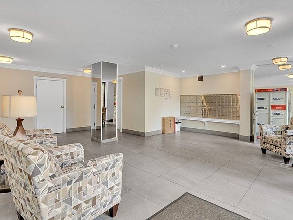 3rd image of 2140 Briar Ave #206