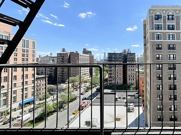 2nd image of 2841 Broadway #9L1