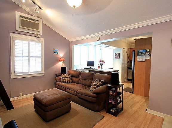 623 Thomas Living Area