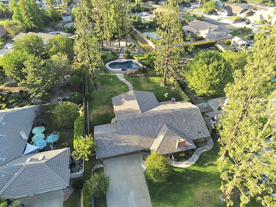 1st image of 8560 Beechwood Dr