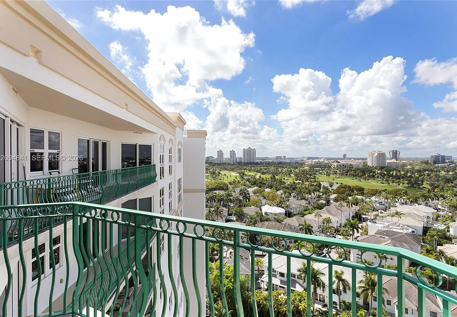 Turnberry Village So Towe — Photo 2