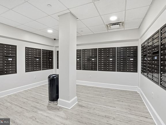 3rd image of 235 Carson Ter