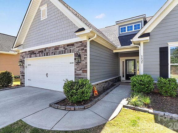 2nd image of 3025 Kinsley Ct