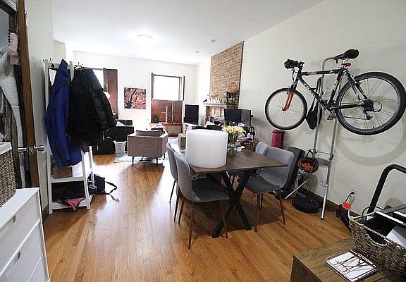 2nd image of 3 W 87th St APT 4C