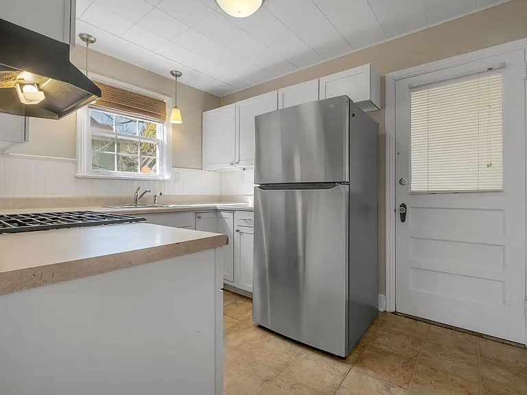 810 N Duval St #A — Photo 12