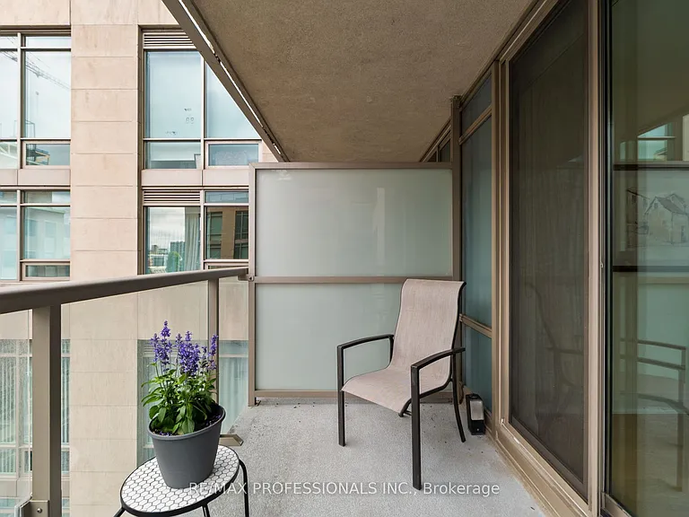 1 Bedford Rd #515 — Photo 34