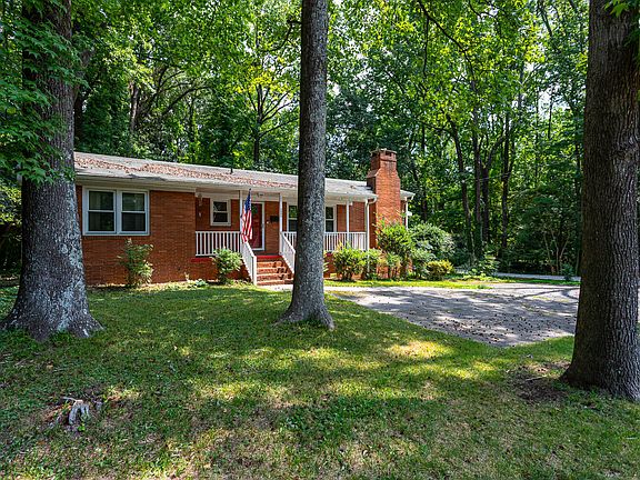 3rd image of 2602 Wade Ave