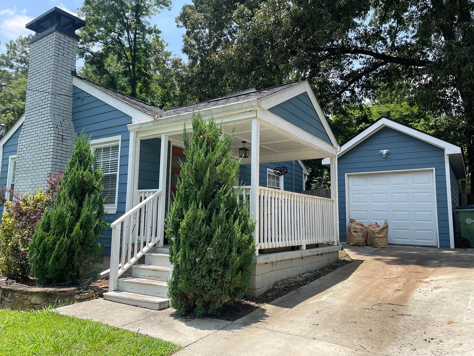 3 bed, 1230 sqft, $2,400 — Photo 2
