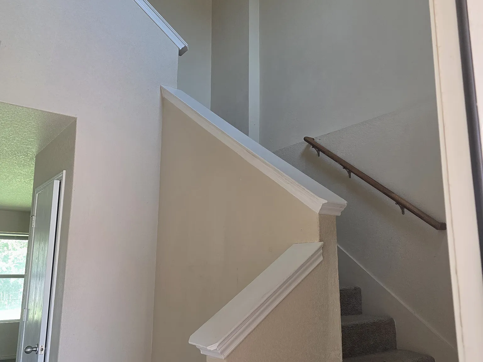 3 bed, 2.5 bath, 1600 sqft, $1,600 — Photo 3