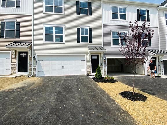 2nd image of 122 Copperleaf Dr